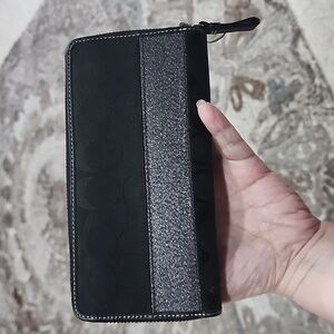 🖤COACH Signature Long Zip around Wallet 🖤 EUC